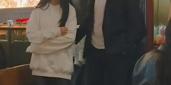 OB电竞官方网站-大S女儿玥儿开通账号，用烟花缅怀母亲，小S和徐妈同时关注